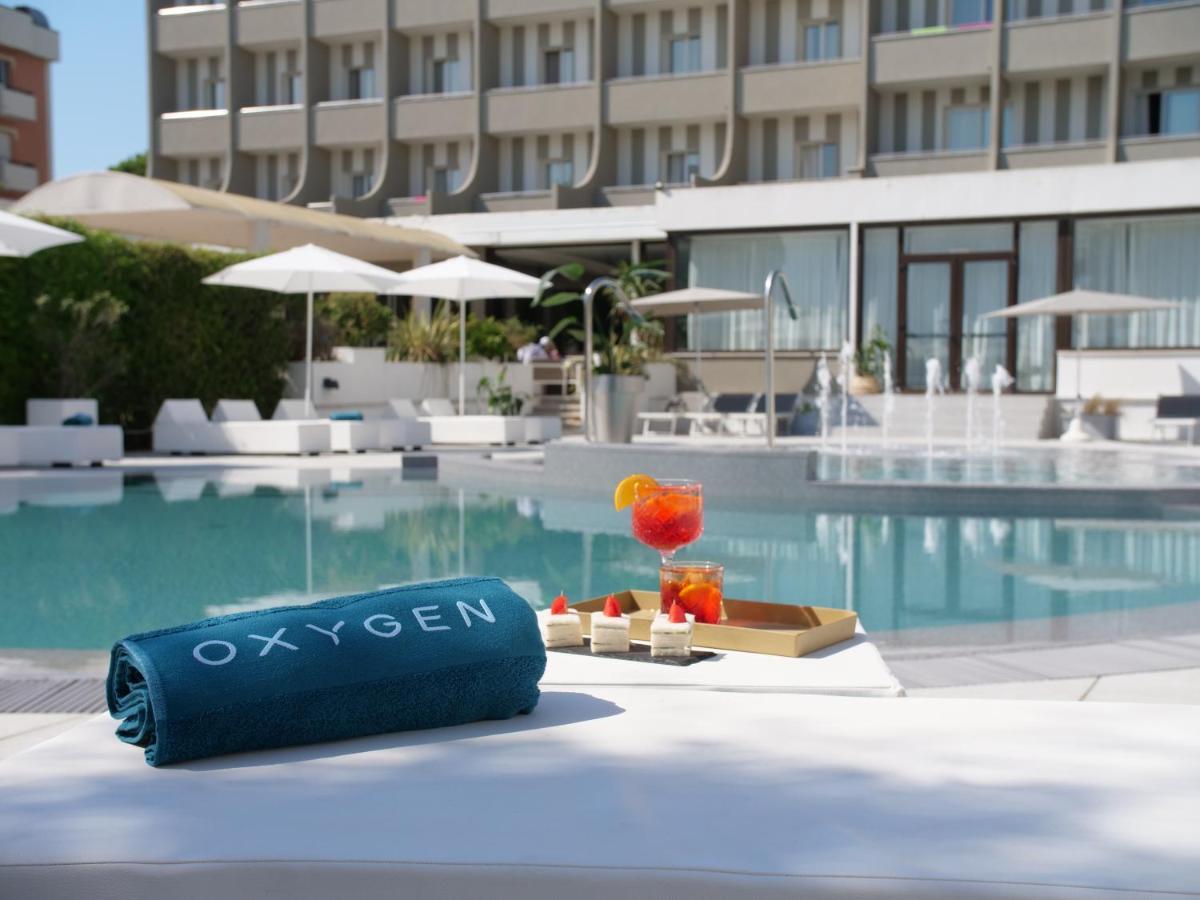 Oxygen Lifestyle Hotel Viserbella di Rimini 외부 사진